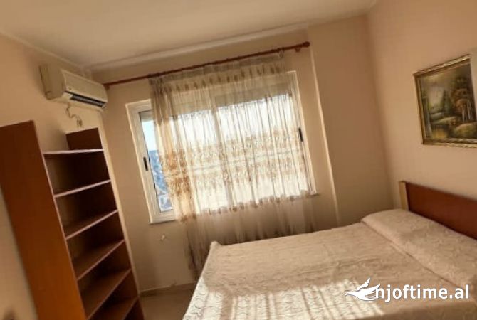 Casa in affitto 4+1 a Tirana - 1,000 Euro