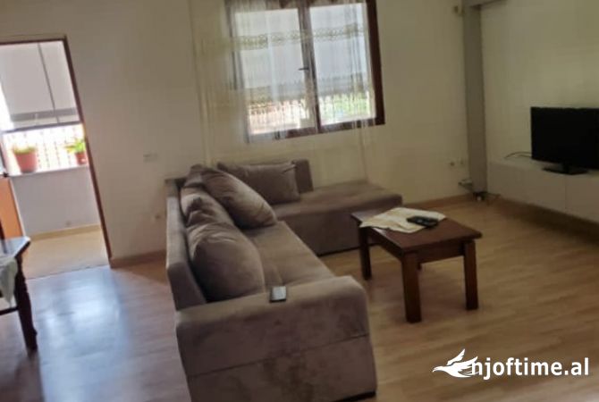 Shtepi me qera 1+1 ne Tirane - 450 Euro