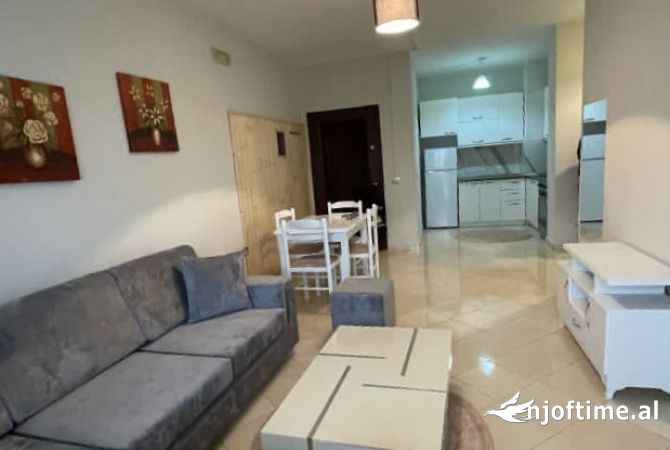 Shtepi me qera 2+1 ne Tirane - 450 Euro