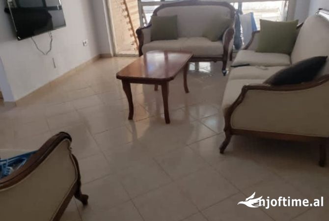 Shtepi me qera 2+1 ne Tirane - 550 Euro