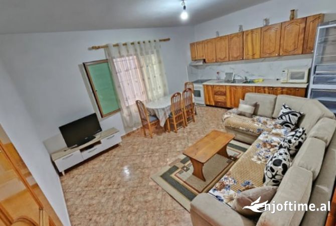 Shtepi me qera 2+1 ne Tirane - 40,000 Leke
