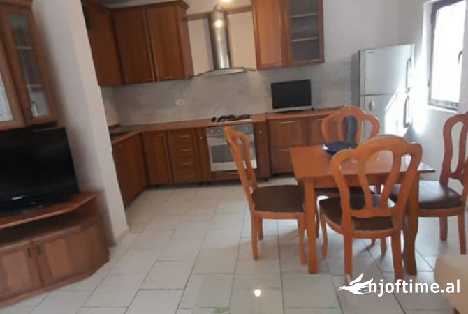 Shtepi me qera 2+1 ne Tirane - 45,000 Leke