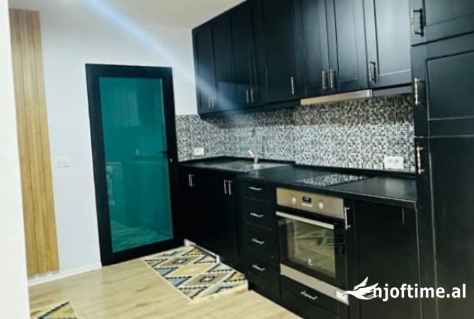 Shtepi me qera 1+1 ne Tirane - 50,000 Leke