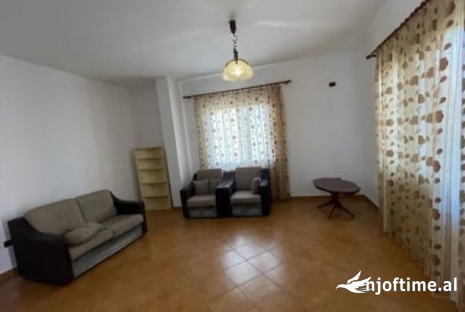 Shtepi me qera 2+1 ne Tirane - 35,000 Leke