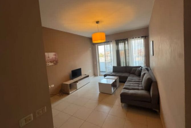 Shtepi me qera 2+1 ne Tirane - 450 Euro