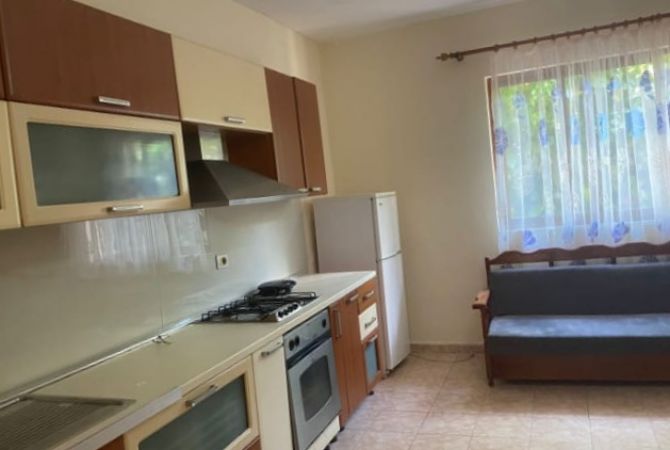 Shtepi me qera 2+1 ne Tirane - 35,000 Leke
