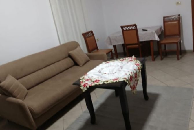 Shtepi me qera 2+1 ne Tirane - 40,000 Leke