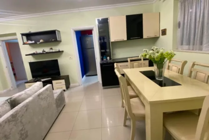 Shtepi me qera 4+1 ne Tirane - 80,000 Leke