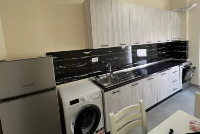 Shtepi me qera 1+1 ne Tirane - 40,000 Leke