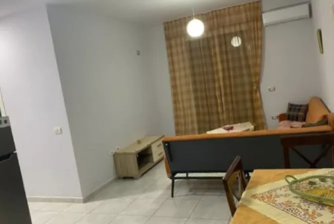 Shtepi me qera 3+1 ne Tirane - 50,000 Leke