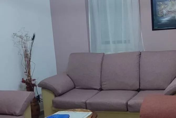 Shtepi me qera 1+1 ne Tirane - 48,000 Leke