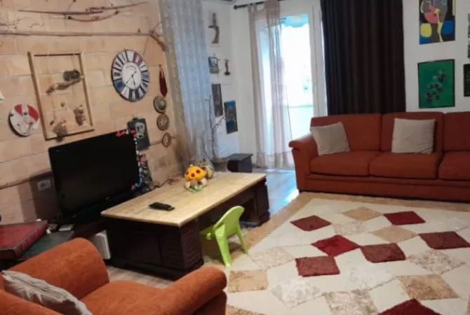 Shtepi me qera 2+1 ne Tirane - 550 Euro