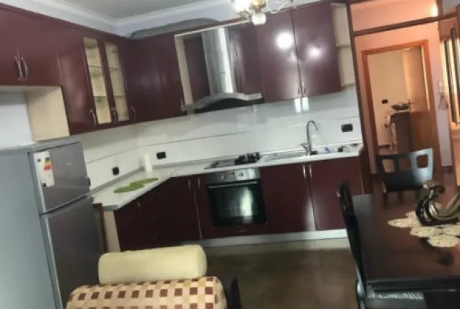 Shtepi me qera 2+1 ne Tirane - 65,000 Leke
