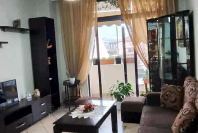 Shtepi me qera 2+1 ne Tirane - 45,000 Leke