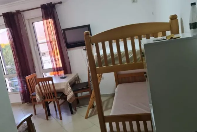Shtepi me qera Garsoniere ne Tirane - 38,000 Leke