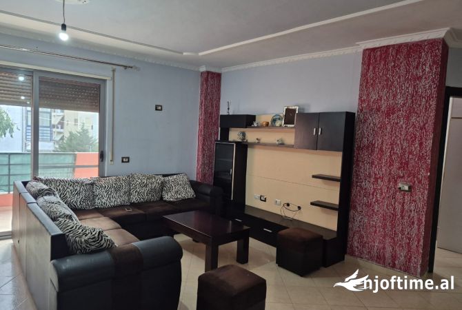 Shtepi me qera 2+1 ne Tirane - 400 Euro
