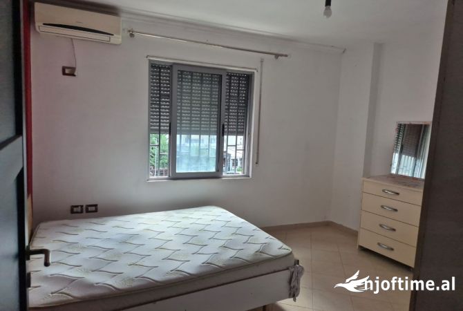 Shtepi me qera 2+1 ne Tirane - 400 Euro