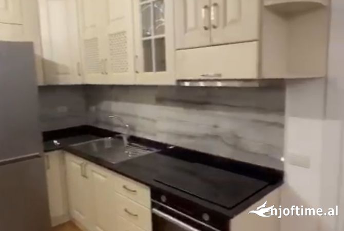 Shtepi me qera 2+1 ne Tirane - 800 Euro