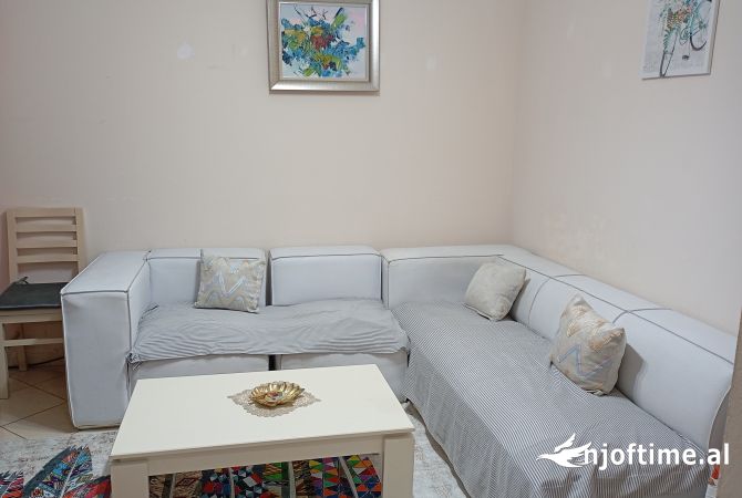 Shtepi me qera 1+1 ne Tirane - 32,000 Leke
