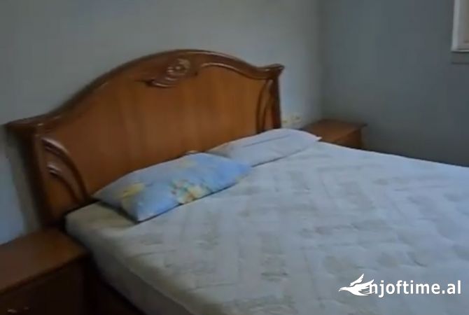 Shtepi me qera 2+1 ne Tirane - 450 Euro