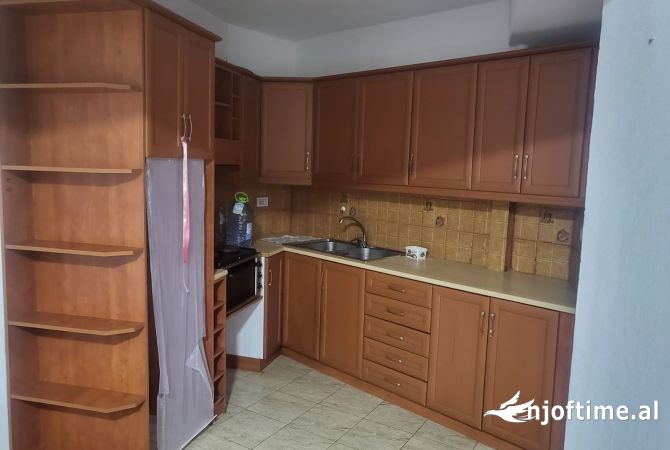 Shtepi me qera 2+1 ne Tirane - 600 Euro