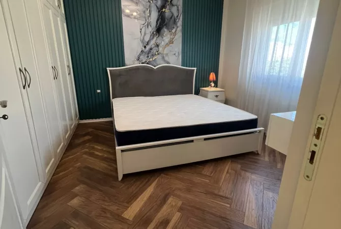Shtepi ne shitje Apartament ne Tirane, 1+1, Mobilimi E mobiluar, Pagesa 103,000  Euro.