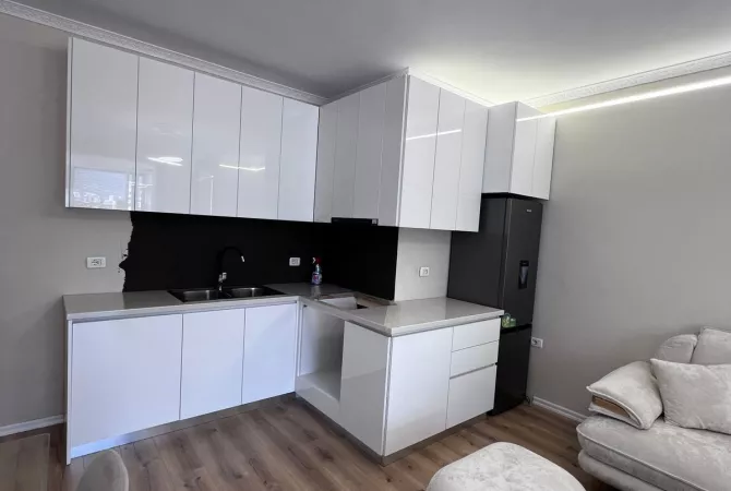 Shtepi me qera Apartament ne Tirane, 1+1, Mobilimi E mobiluar, Pagesa 700  Euro.