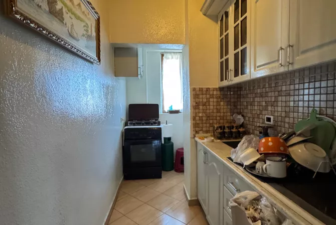 Shtepi ne shitje Apartament ne Tirane, 2+1, Mobilimi E mobiluar, Pagesa 117,000  Euro.