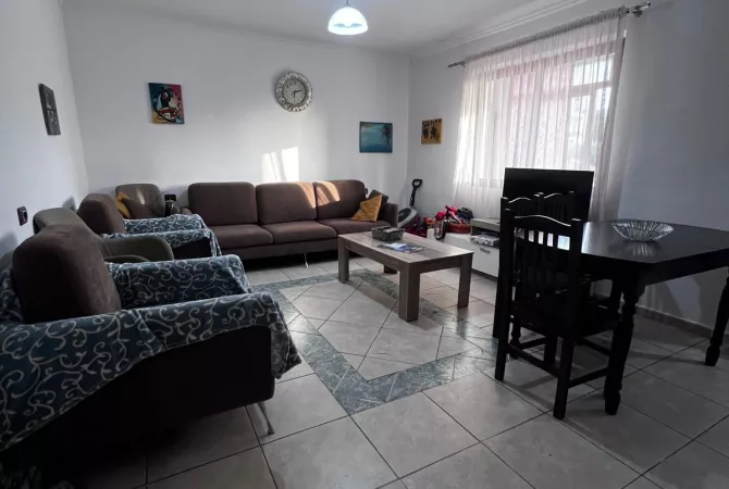 Shtepi ne shitje Apartament ne Tirane, 1+1, Mobilimi E mobiluar, Pagesa 85,000  Euro.
