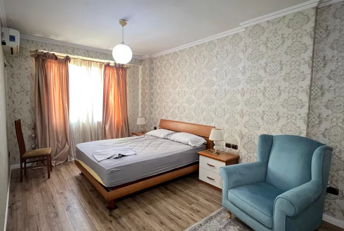 Shtepi ne shitje Apartament ne Tirane, 2+1, Mobilimi E mobiluar, Pagesa 385,000  Euro.