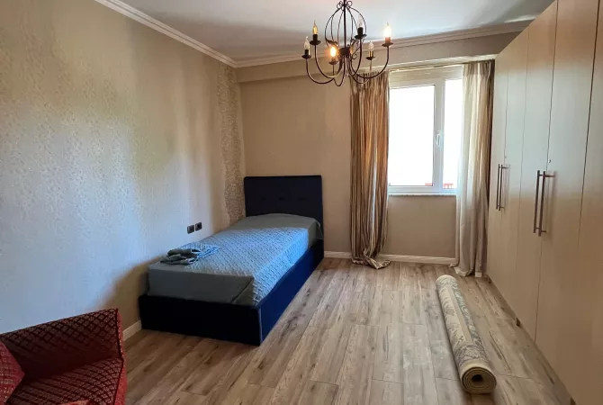 Shtepi ne shitje Apartament ne Tirane, 2+1, Mobilimi E mobiluar, Pagesa 385,000  Euro.