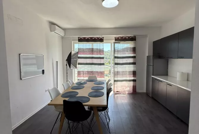 Shtepi me qera 2+1 ne Tirane - 650 Euro