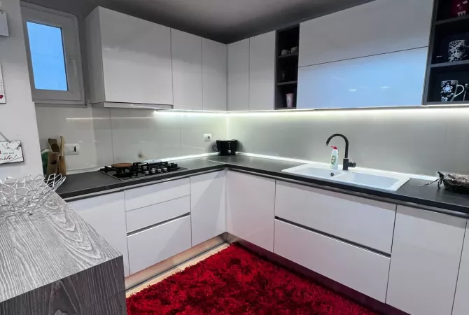 Casa in affitto 2+1 a Tirana - 1,000 Euro