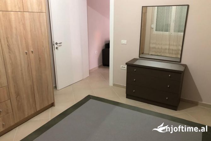 Shtepi me qera Apartament ne Tirane, 1+1, Mobilimi E mobiluar, Pagesa 350  Euro.