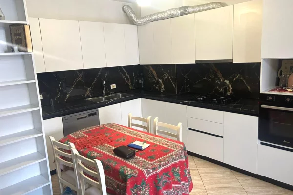 Shtepi me qera 2+1 ne Tirane - 450 Euro