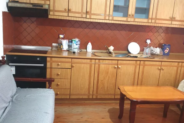 Shtepi me qera 2+1 ne Tirane - 450 Euro