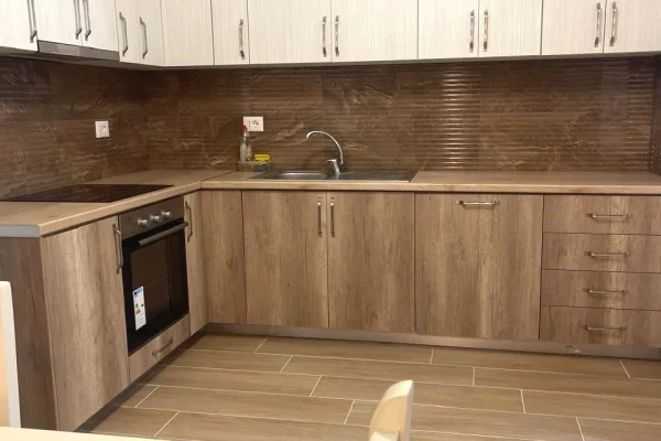 Shtepi me qera Apartament ne Tirane, 1+1, Mobilimi E mobiluar, Pagesa 550  Euro.