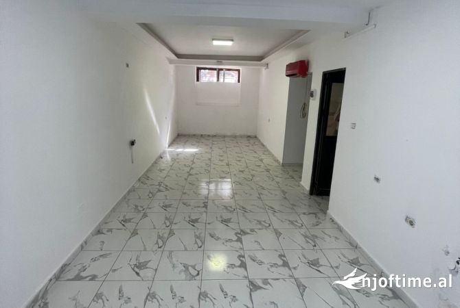 Ambient biznesi me qera 1+1 ne Tirane - 400 Euro