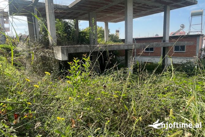 Truall ose Toke ne Tirane - 140,000 Euro