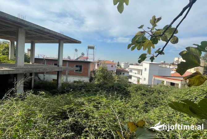 Truall ose Toke ne Tirane - 140,000 Euro