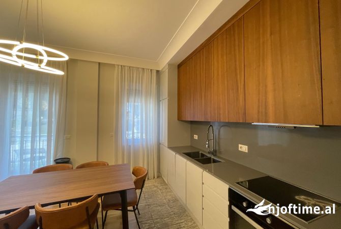 Shtepi me qera 2+1 ne Tirane - 1,500 Euro