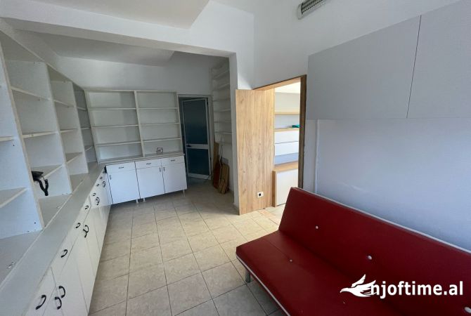Ambient biznesi me qera 1+1 ne Tirane - 500 Euro