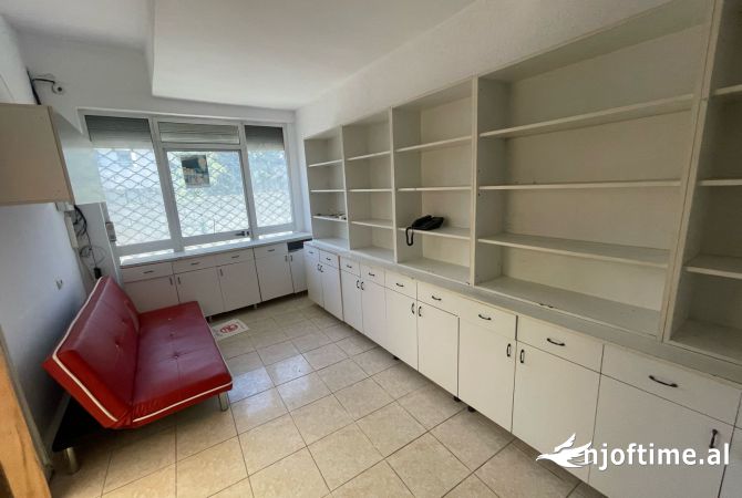 Ambient biznesi me qera 1+1 ne Tirane - 500 Euro