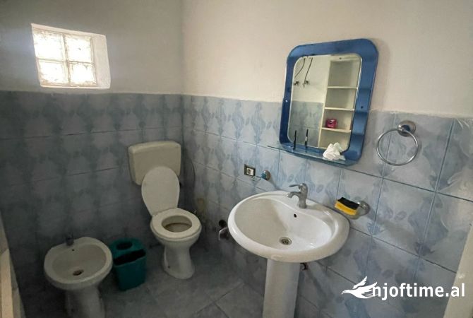 Qera, Ambient, Spitali QSUT, Tirane - 500Euro | 50 m2