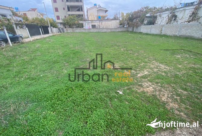 Truall ose Toke  ne Tirane - 99,000 Euro