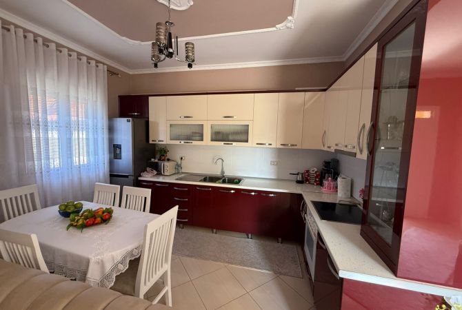 Shtepi ne shitje 2+1 ne Tirane - 300,000 Euro