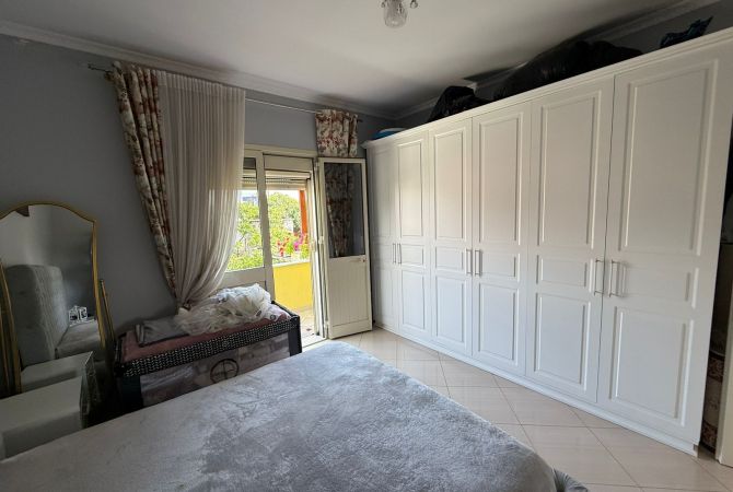 Shtepi ne shitje Vila Luksoze ne Tirane, 2+1, Mobilimi E mobiluar, Pagesa 300,000  Euro.