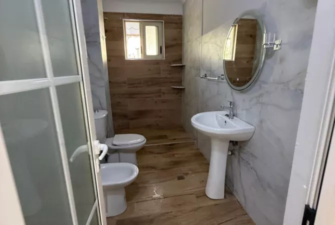 Shtepi ne shitje 2+1 ne Tirane - 122,000 Euro