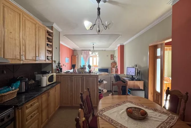Shtepi ne shitje 2+1 ne Tirane - 150,000 Euro