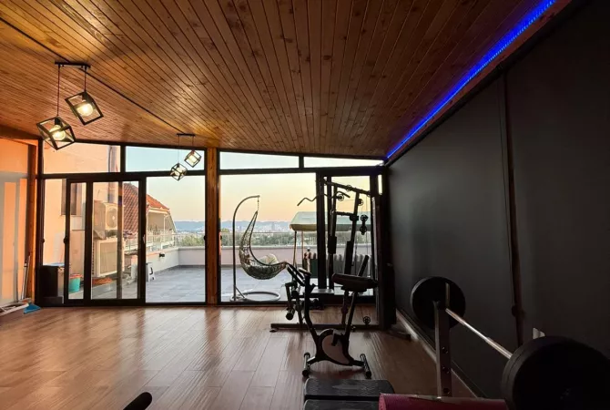 Shtepi ne shitje Apartament ne Tirane, 2+1, Mobilimi E mobiluar, Pagesa 300,000  Euro.